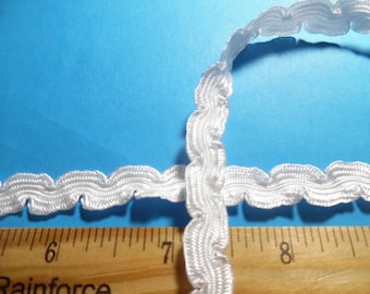 Scalloped Flat Braid~Bright White~100% Nylon~Soft~7/16" x 4 Yards