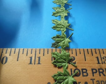 Novelty Maple Leaf Trim~Green~5/8"Wide~Can Be Cut For Appliques~BTY