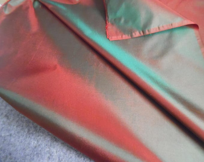 Silk Shot Wine/Green~ Silk Tissue Taffeta~9"x22"~Great 4 Miniatures~Small dolls~All dolls!