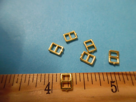 Tiny Metal Blythe Doll Buckles~Style B~4MM x 6MM~Gold~Set 6~Antique, Modern & Vintage Dolls