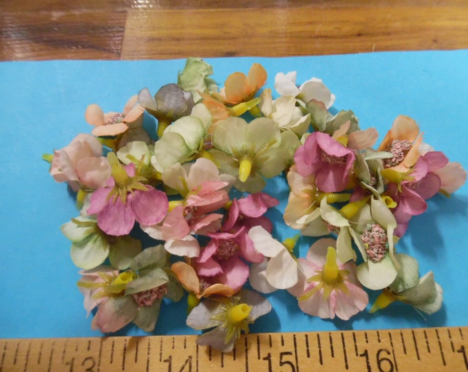 Small 1" Silk Flower Heads~Assorted Colors~35-40 Pieces~Great For Doll Hats!
