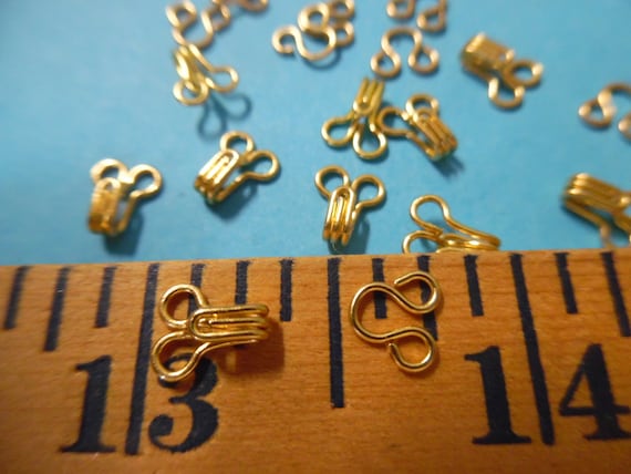 Small Hooks & Eyes for Doll Clothing~Bright Gold~Size 00~10 Sets