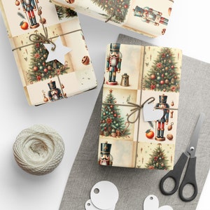 Papel de embrulho Quebra-Nozes, Papel de embrulho para presente com árvore de Natal em estilo vintage, Papel de presente natalino retrô imagem 8