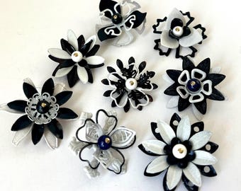 5 Metal Artificial Flowers Black & White: Crafting Flowers