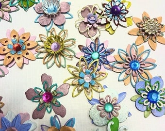 Handgemachte kleine Metall geschichtete Blumen SPING PASTEL COLOURS - Verschiedene Stile und Formen - Lot von 5 !!
