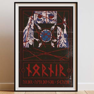 Puede incluir: Un póster negro y rojo con una ilustración estilizada de una cara rodeada de líneas rojas. El texto "YORRHIR" está escrito en rojo sobre fondo negro. El texto "NRWR-NMRDFMI-SCHM" está escrito en blanco sobre fondo negro.