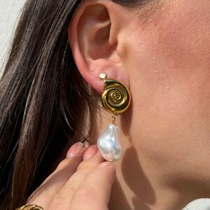Boho Pearl Dangle Earrings, Dainty Gold Drop Earrings, Drop Pearl Earrings, Elegant Statement Earrings for Women