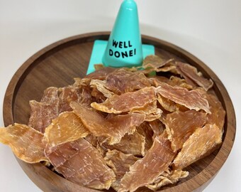 Natural Chicken Jerky Treats for Dogs & Cats. No added preservatives. Dehydrated to perfection, 100 grams