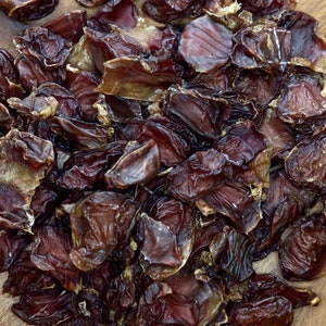 Chicken Hearts & Gizzards Mix. Cut in small pieces. No added preservatives. Dehydrated high-reward training treats. 100 grams