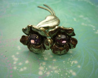 Vintage Elegance Flower Brooch - Vintage Brooch - Purple Jewels - Unique Gift - Mothers Day Gift - Flower Brooch