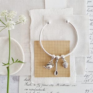 Tea Drinking Bracelet