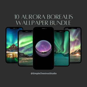 Puede incluir: Un conjunto de 10 fondos de pantalla para teléfono que presentan vibrantes pantallas de auroras boreales verdes, moradas y azules. Las imágenes se muestran en pantallas de teléfono negras.