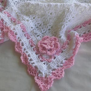 Hand crochet baby girl blanket.Baby shower gift.New born gift.White/pink color baby blanket.Pound of Love material.