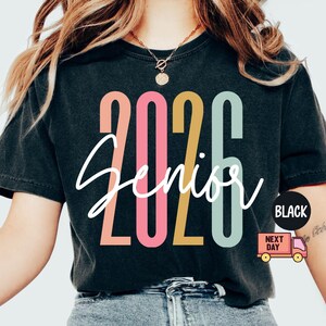 Camiseta Senior 2026 de Comfort Colors®, camiseta retro Senior, camiseta retro Senior 2026, camiseta Senior, camiseta Senior de la generación 2026, regalo de graduación imagen 6