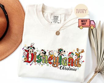 Comfort Colors® Retro Mickey and Friends Weihnachtsshirt, Vintage Disneyland Weihnachtsshirt, Disneyland Xmas Lights T-Shirt, Weihnachtsfamilien-T-Shirt
