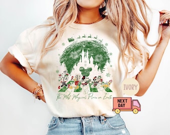 Maglietta natalizia retrò Disney Comfort Colors, maglietta per la festa di Natale di Topolino, maglietta natalizia del Magic Kingdom, maglietta natalizia Disney