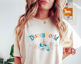 Camiseta Comfort Color Disney de San Valentín, camiseta de Mickey y Minnie, camisetas de Mickey y sus amigos, camisetas de Disneyland de San Valentín (desde 1955), camiseta para viaje a Disney.