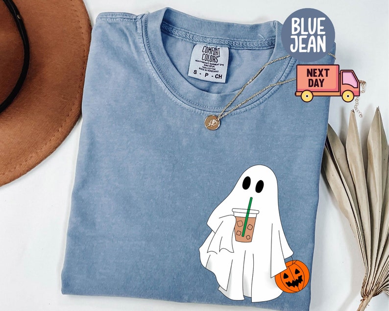 Camiseta Comfort Colors® Fantasma Fofo Café, Camiseta Fantasma Pequeno Café Gelado Fofo, Camiseta Fantasma Boo, Camiseta Fantasma Café, Amantes de Café no Halloween imagem 6