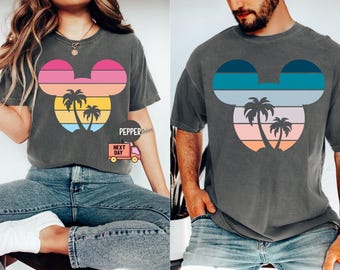 Comfort Colors® Musse Pigg Sommartröja, Disney Sommarlovströja, Disney Familjematchtröja, Disneyland-tröja, Sommarstrandtröja