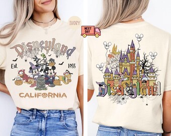 Camiseta Comfort Colors® Halloween Disneyland California Est 1955, Camiseta Mouse and Friends, Camiseta Castelo Mágico, Camiseta de Halloween da Disney, Presente