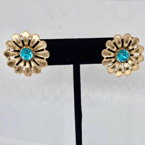 50s 60s retro Very pretty gold and black coloured daisy stud earrings
