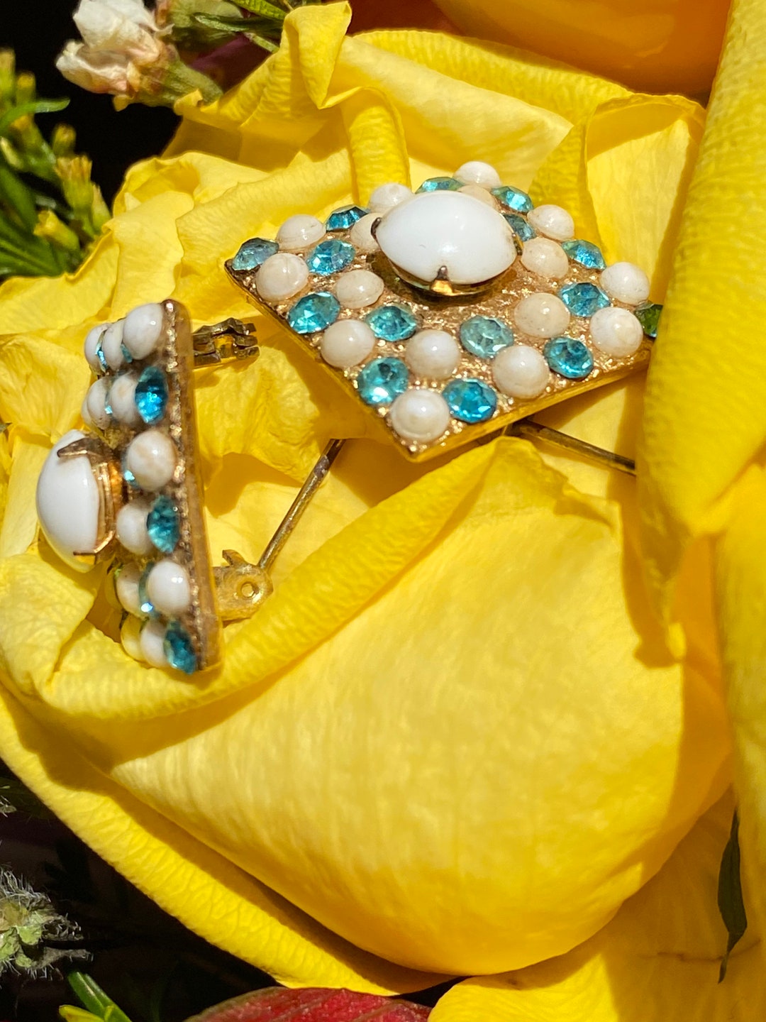 Vintage Scatter Pins 1950s Blue Topaz Rhinestones and Milk Etsy