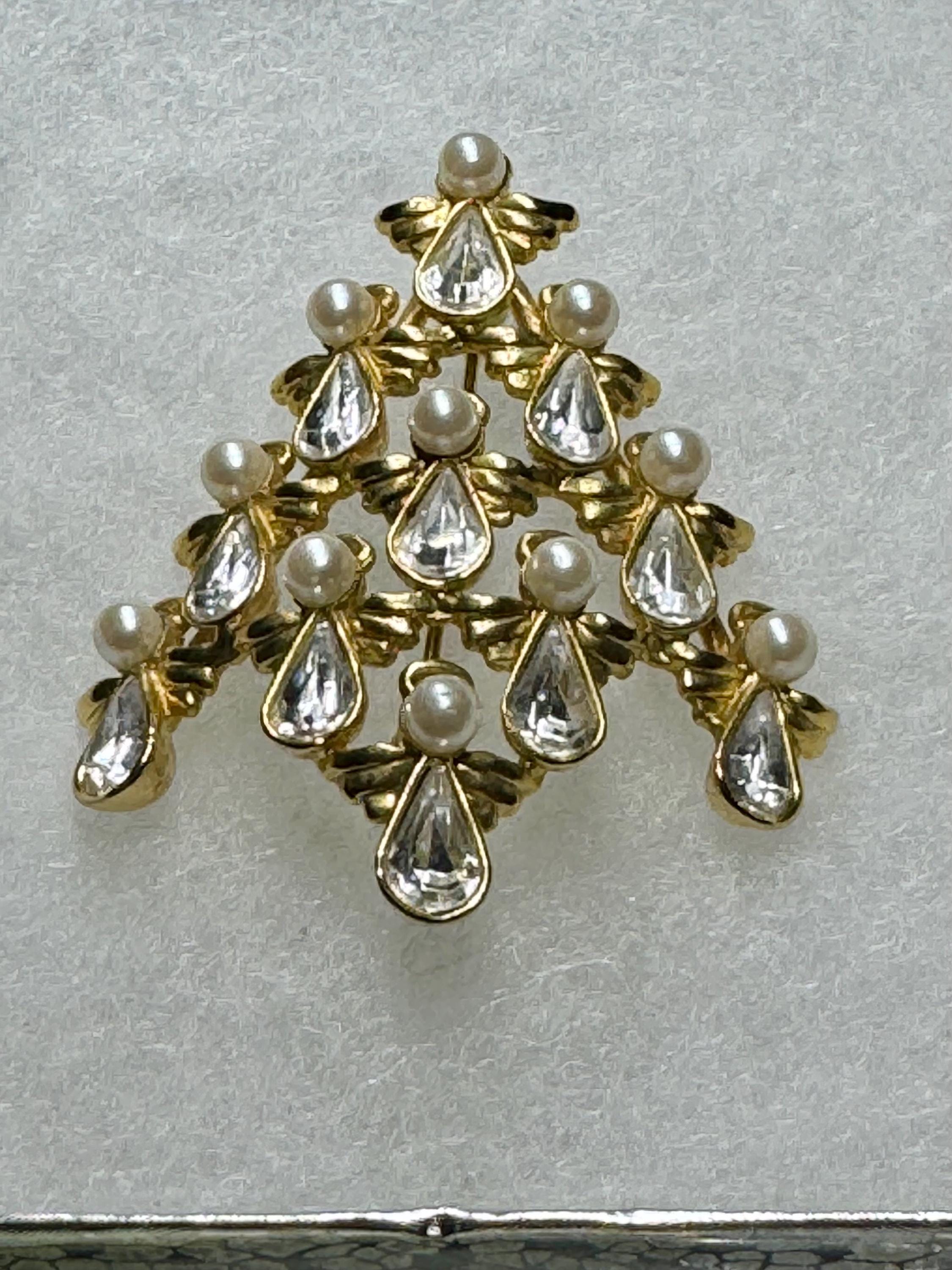 Butler and Wilson Christmas Brooch - Etsy Butler and Wilson Christmas Brooch - Etsy