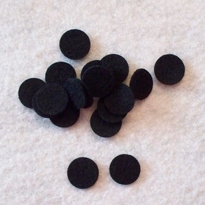 100 pcs .25 inch  Craft Felt circles spots dots for eyes and more, your color choice
