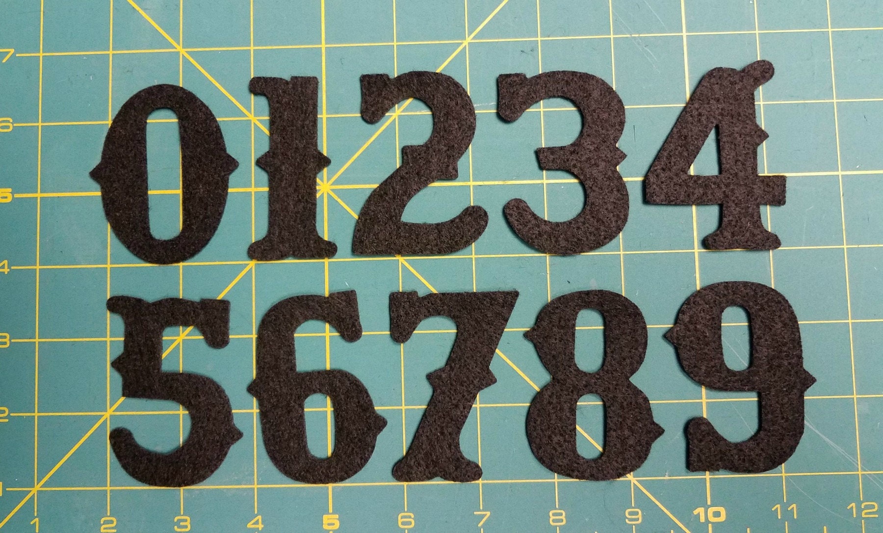 NEW! 2.5" Vintage font  Advent Calendar 1-25 or 1-31 Felt numbers , craft or wool felt ,color your choice