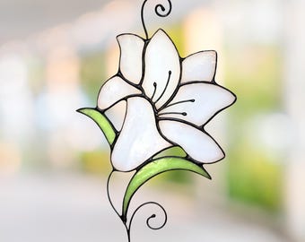 White Lily Suncatcher Stained Glass, Flower Window Hanging, In Loving Memory Memorial Suncatcher, White Flower Remembrance Gift