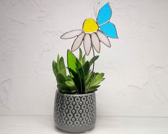 Stained Glass Daisy Plant Stake Suncatcher: Butterfly Garden Decor