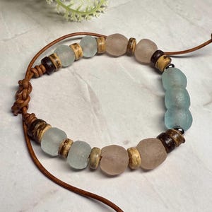 Boho Ocean Inspired Recycled Sea Glass Bracelet, Java and Ghana glass beads, leather cord, natural materials, ocean inspired gift Bild 11