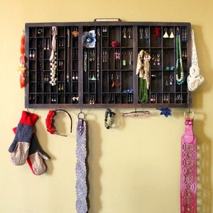 Jewelry Hanger Display image 1