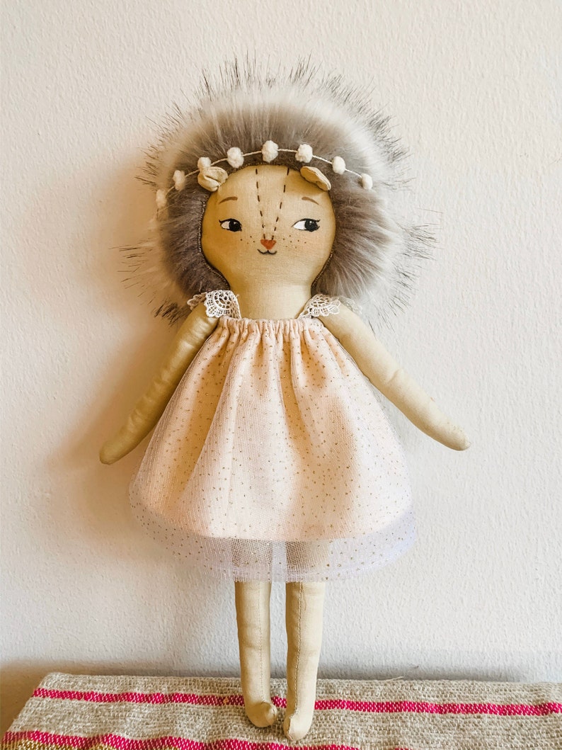 Thea The Lionnesse  Organic cotton image 0