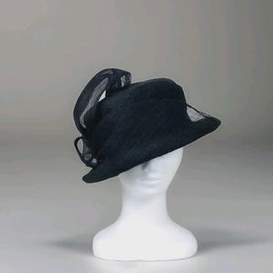 DEBENHAMS HAT BOX Hat/Fascinator Natural Fibres Stiff Black Colour Bow