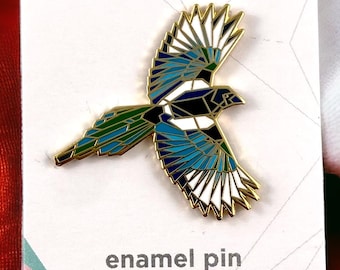 Magpie Enamel Pin – Bird Lover Gift, Bird Watching Pin, Black and White Bird Pin, Wildlife Pin, Birding Fan Gift