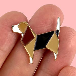 Pin de esmalte de beagle: regalo para amantes de los perros, pin de beagle, regalo para mamá de perro, pin de perro pequeño, pin de perro de origami