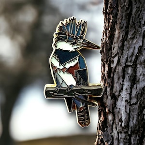 Belted Kingfisher Enamel Pin – Bird Lover Gift, Bird Watching Pin, Wildlife Pin, Backyard Bird Gift, Nature Lover Pin image 1
