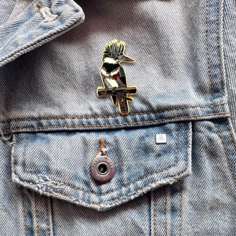 Belted Kingfisher Enamel Pin – Bird Lover Gift, Bird Watching Pin, Wildlife Pin, Backyard Bird Gift, Nature Lover Pin image 2