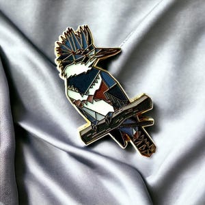 Belted Kingfisher Enamel Pin – Bird Lover Gift, Bird Watching Pin, Wildlife Pin, Backyard Bird Gift, Nature Lover Pin image 7