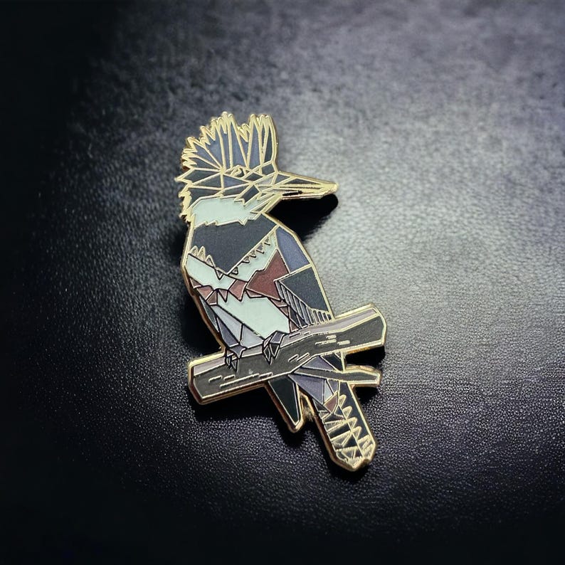 Belted Kingfisher Enamel Pin – Bird Lover Gift, Bird Watching Pin, Wildlife Pin, Backyard Bird Gift, Nature Lover Pin image 5