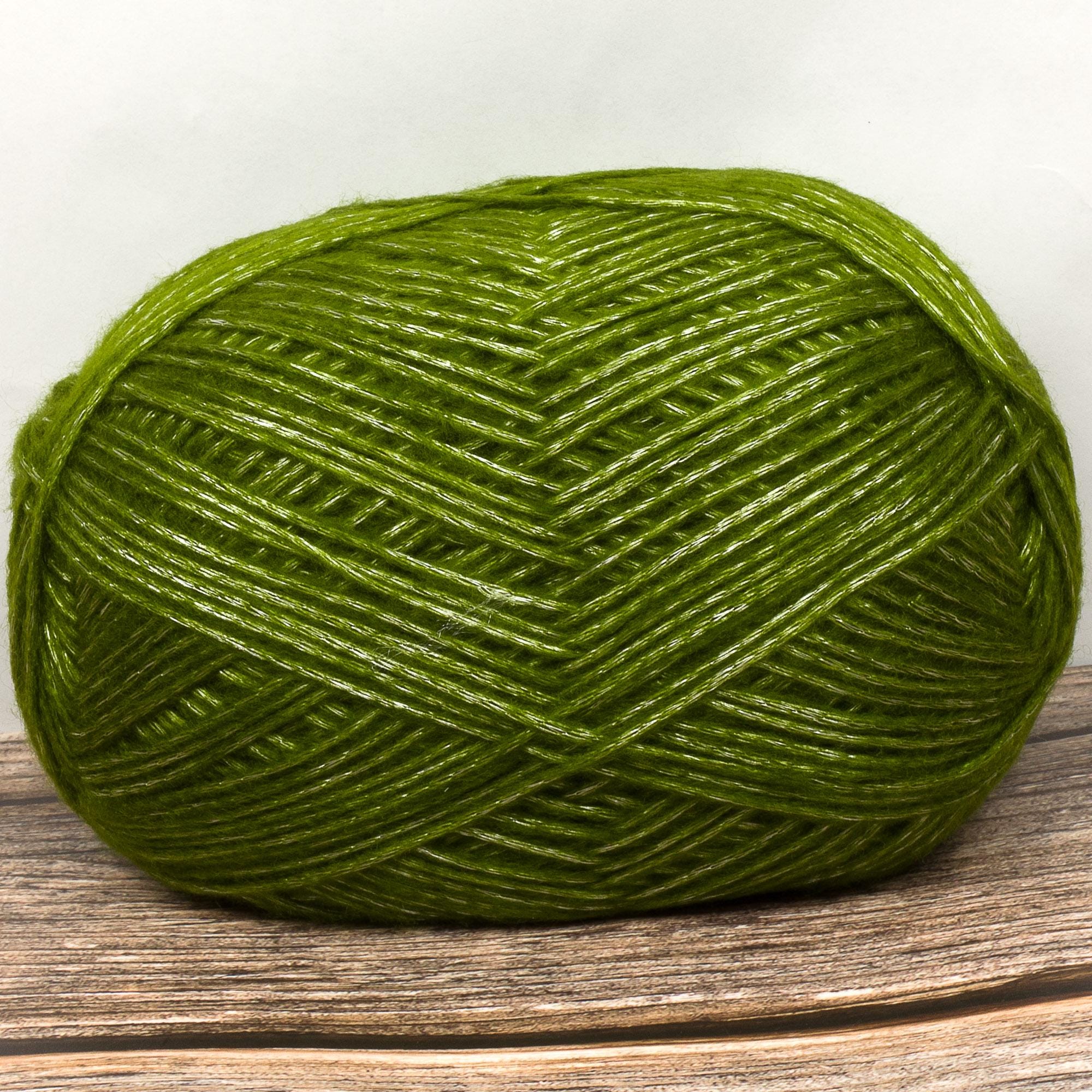 【中古】Y.A.R.N. ハット　グリーン Whisper Yarn (dyed Grass) 8 Ply DK 100g 300m Acrylic Polyester