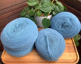Unspun Yarn Plates - Blue Pencil Roving Wool for Knitting