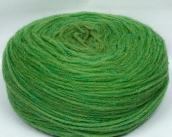 Lambswool Unspun Yarn (Dyed Grass Green) 50% Merino 185g Yarn Knitting or Crochet 14ply wool craft