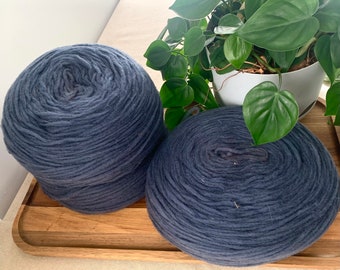 Unspun Yarn Plates - Blue Grey Pencil Roving Wool for Knitting