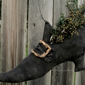 Edna Nettle's Shoe. A primitive Folk Art Pattern from Raven's Haven