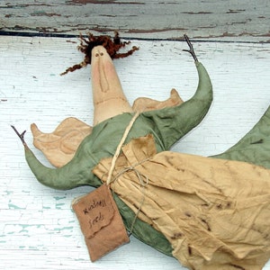 Gertie, A Raven&#39;s Haven Primitive Folk Art Pattern