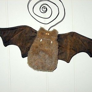 Bob th Bat, Primitive Folk Art Pattern image 2