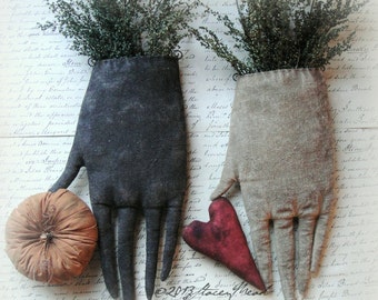 Edna Nettle's Gloves. A Primitive, Folk Art Pattern by Raven's Haven