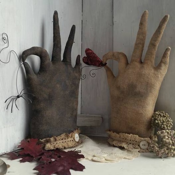 Folky Gloves, A Primitive, Folk Art Glove Pattern by Raven's Haven
